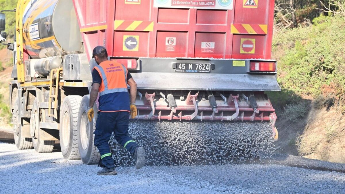 Manisa’da yol çalışmaları tam gaz!