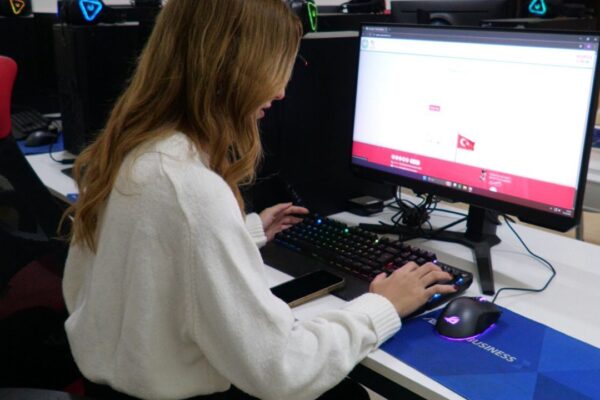 Büyükşehir’den öğrencilere ücretsiz online eğitim ... Büyükşehir’den öğrencilere ücretsiz online eğitim ...