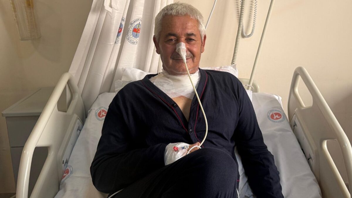 35 yıl sigara içti, gırtlağının yarısı alındı!