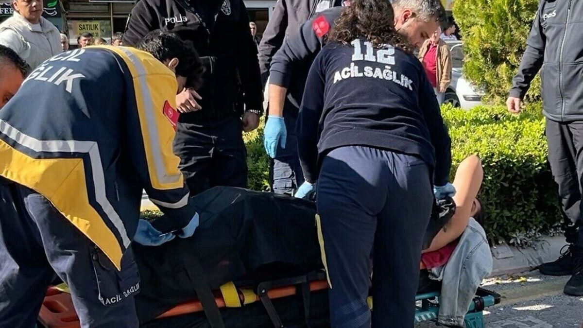 Aydın’da erkek dehşeti: Boşanma aşamasındaki eşini sırtından bıçakladı Aydın’da erkek dehşeti: Boşanma aşamasındaki eşini sırtından bıçakladı