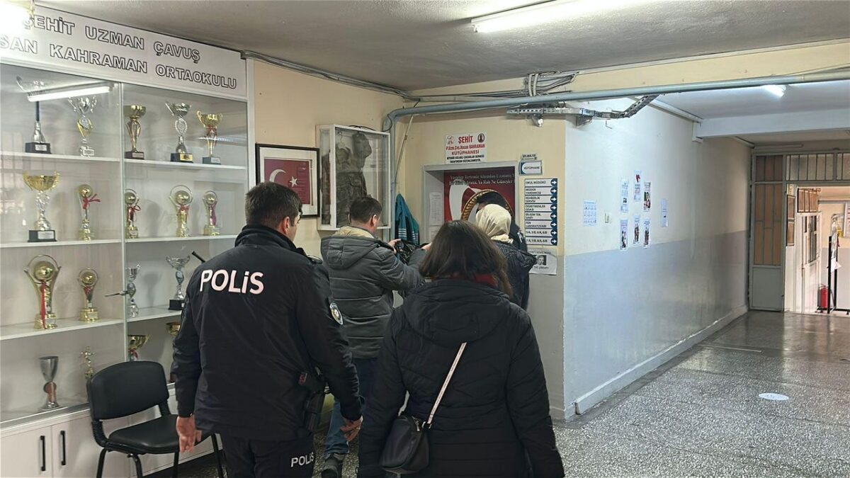 20 öğrenci ‘kandil hayrından’ zehirlendi
