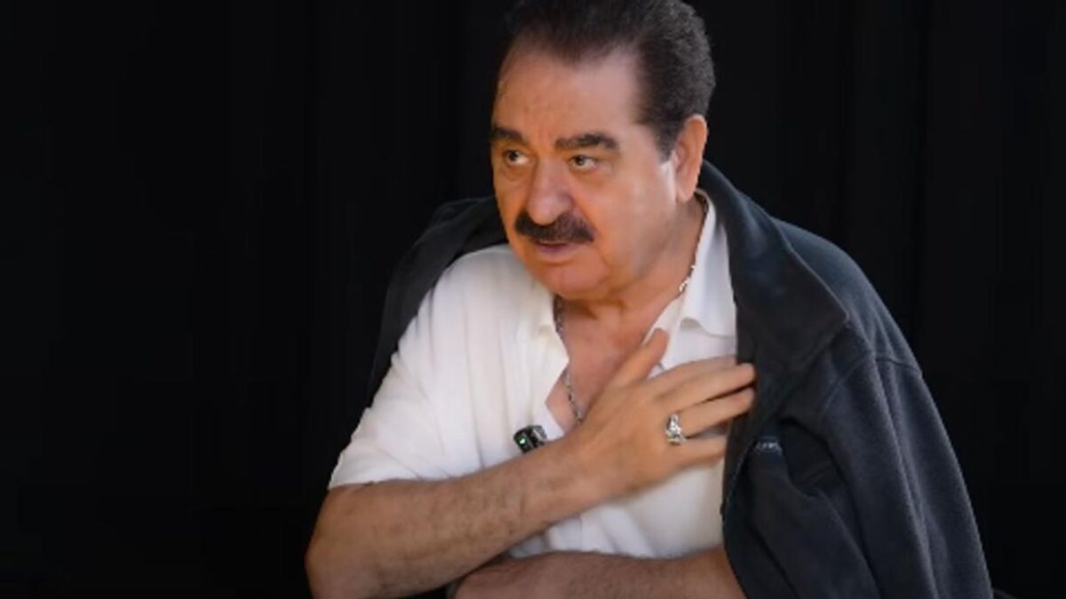Tatlıses 73 yaşında aşık oldu: İzmirli kara bir kız! Tatlıses 73 yaşında aşık oldu: İzmirli kara bir kız!