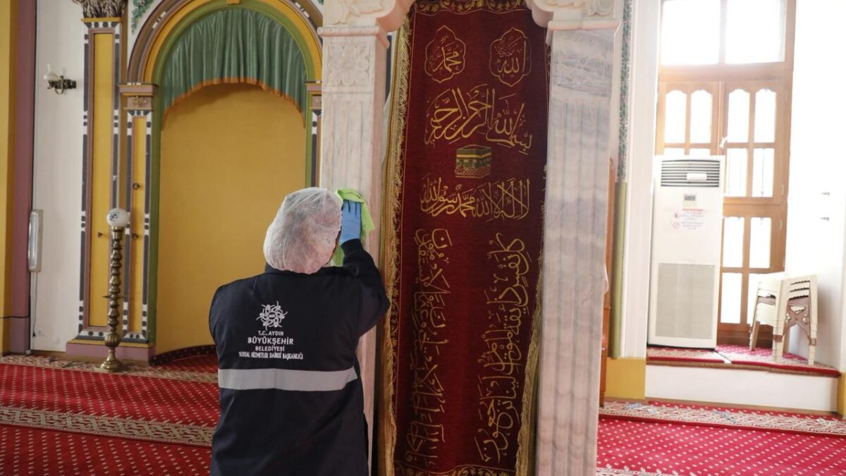 Aydın’da Ramazan Ayı öncesinde camilerde yoğun temizlik Aydın’da Ramazan Ayı öncesinde camilerde yoğun temizlik