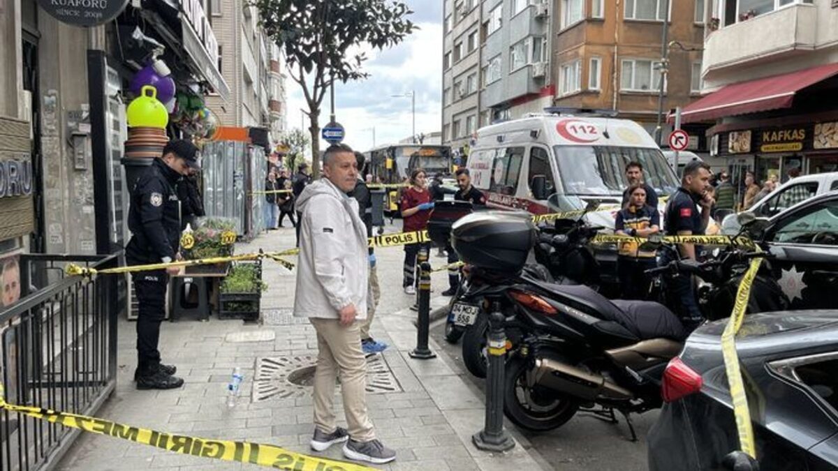 Sokak ortasında dehşet: Kaynana, gelini silahla öldürdü! Sokak ortasında dehşet: Kaynana, gelini silahla öldürdü!