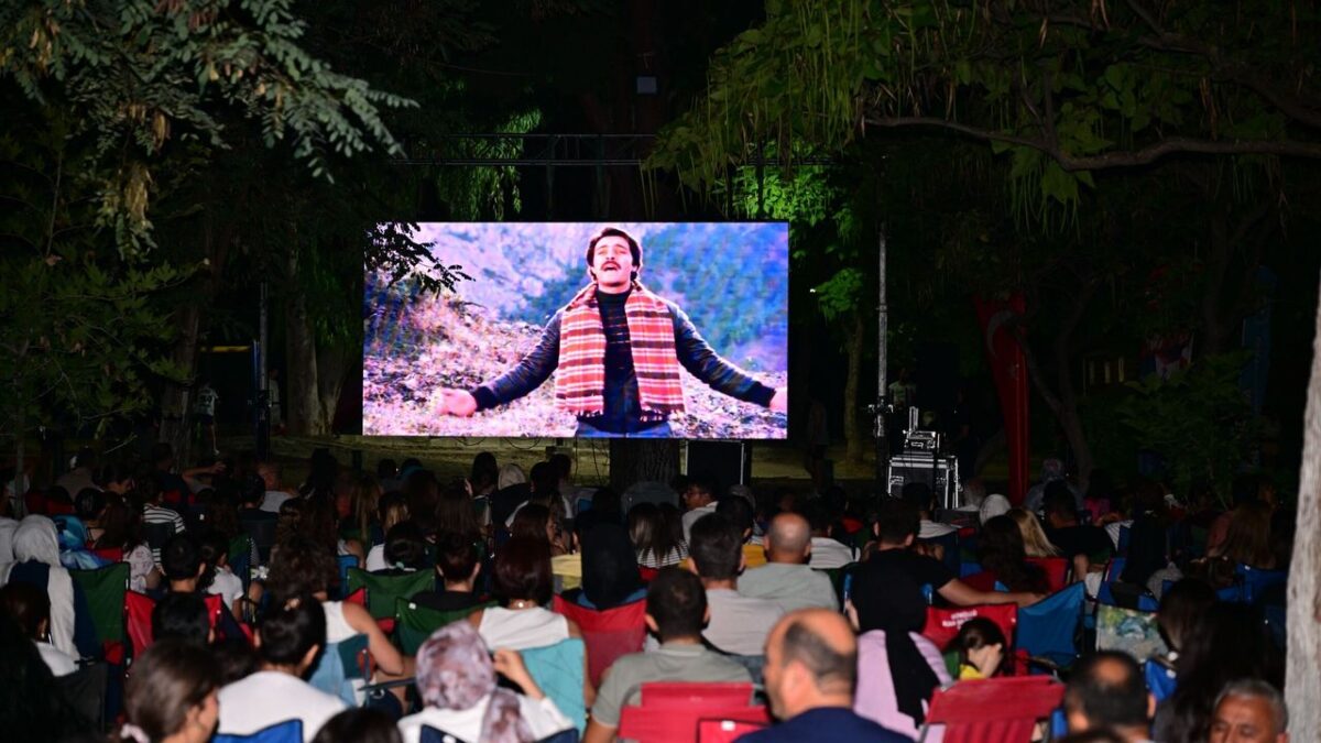 Manisa’da yaz akşamlarına nostalji dokunuşu Manisa’da yaz akşamlarına nostalji dokunuşu