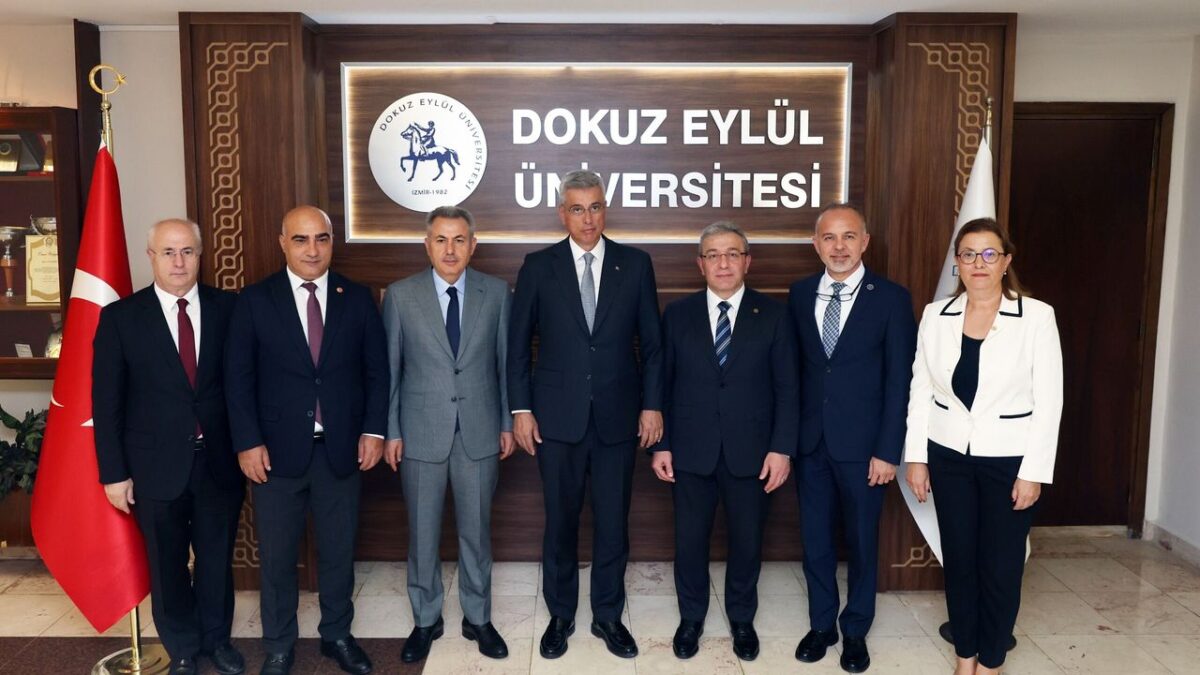 Sağlık Bakanı Memişoğlu’ndan DEÜ’ye bilim ziyareti Sağlık Bakanı Memişoğlu’ndan DEÜ’ye bilim ziyareti