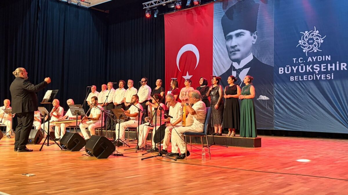 Didim’de Türk Sanat Müziği rüzgarı: ‘Şarkılar Geçidi’ büyük beğeni topladı