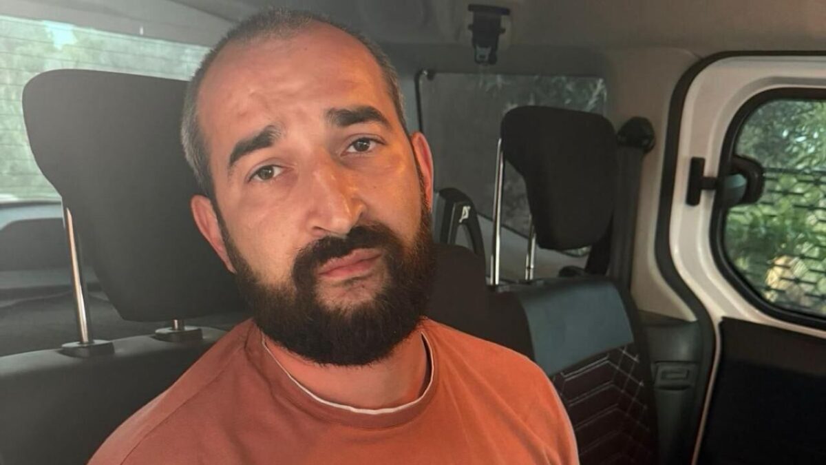 Kırmızı bülten operasyonu: Aranan şüpheli otelde yakalandı Kırmızı bülten operasyonu: Aranan şüpheli otelde yakalandı