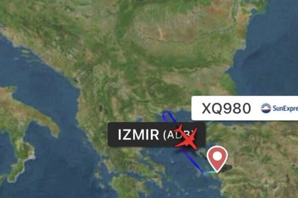 İzmir-Viyana seferinde uçak geri döndü: Korkutan i... İzmir-Viyana seferinde uçak geri döndü: Korkutan i...