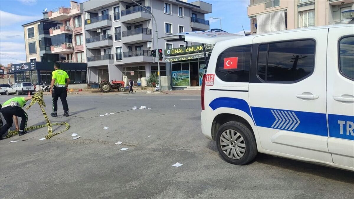 Ödemiş’te otomobil yayaya çarptı!