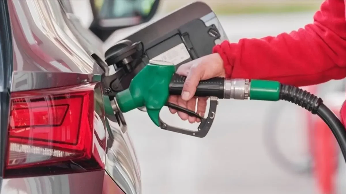 Tarih belli oldu: Benzine indirim geliyor