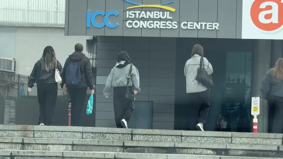 5 bin kişilik konserde facia: 1 kişi hayatını kaybetti 5 bin kişilik konserde facia: 1 kişi hayatını kaybetti